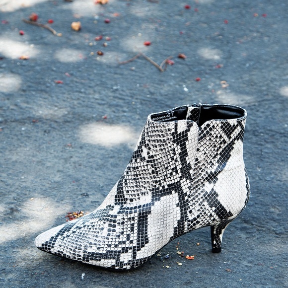 NEW๐ฅ Python Snake Kitten Heel Ankle Booties Boots - Picture 5 of 7
